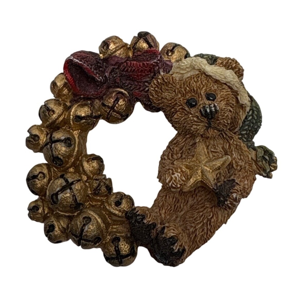 1990s Boyds Teddy Bear Wreath Brooch Holiday Christmas Jingle‎ Bells Star